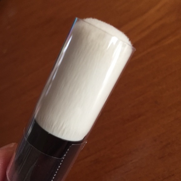 Bobbi Brown Powder Duo & Face Brush - Picture 12 of 12